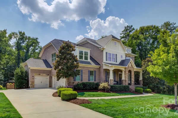 2324 SOMMERTON GLN