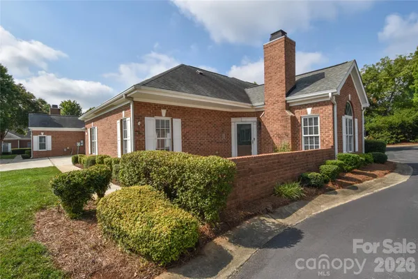 8332 HIGHLAND GLEN DR