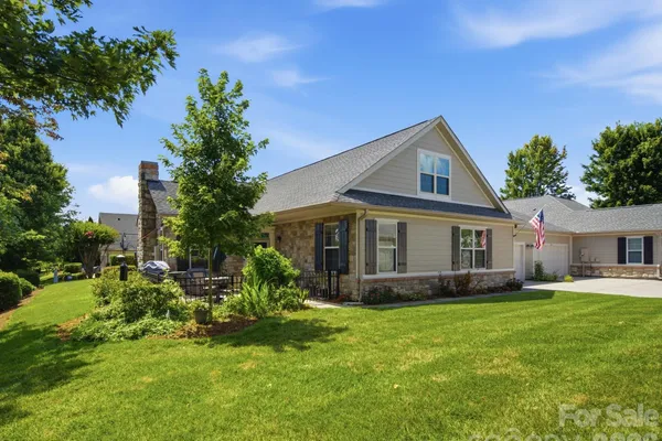 868 LEDGESTONE CT