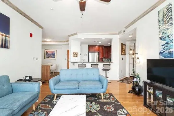 401 N CHURCH ST 607