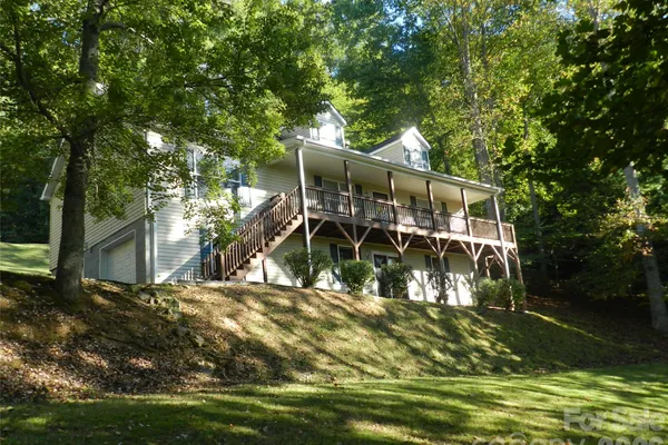 3 LAUREN LN 27
