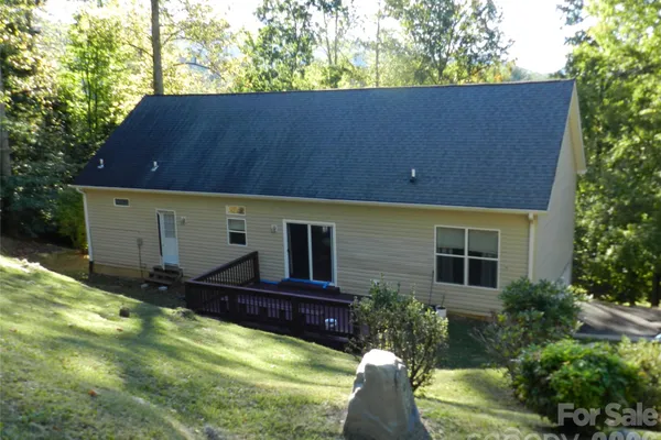 3 LAUREN LN 27