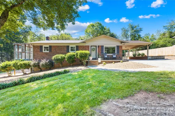 184 HILLSDALE LN