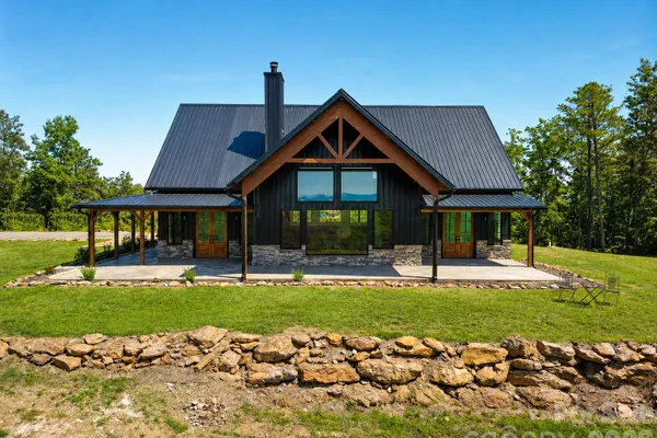 3752 MOUNTAIN VISTA DR