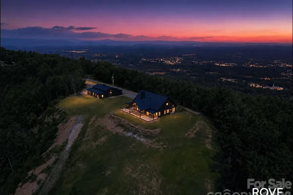3752 MOUNTAIN VISTA DR
