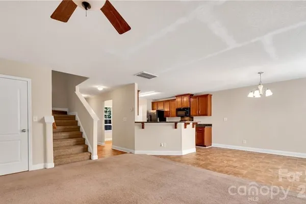 105 ASHMONT DR 1