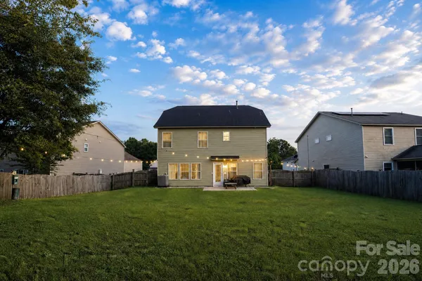 612 COLONY LAKES DR