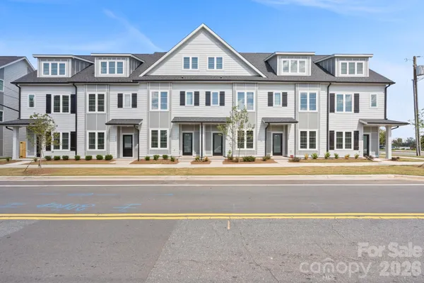 246 FREELAND LN