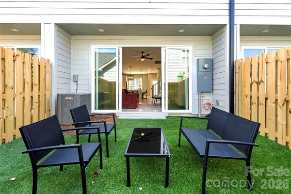 246 FREELAND LN