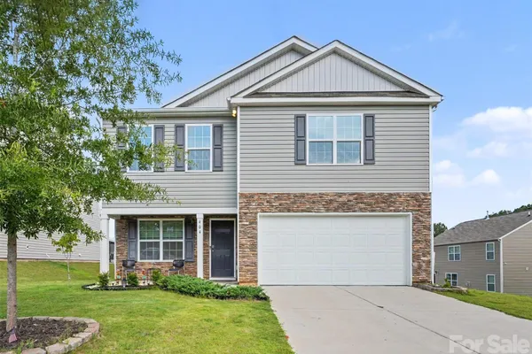 404 BERRYBETH CIR