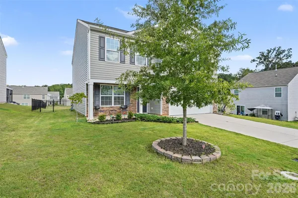 404 BERRYBETH CIR