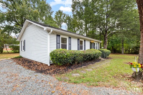 4012 CRESTVIEW DR