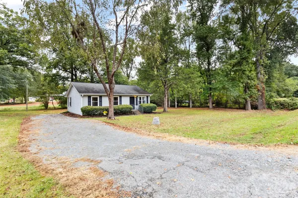 4012 CRESTVIEW DR