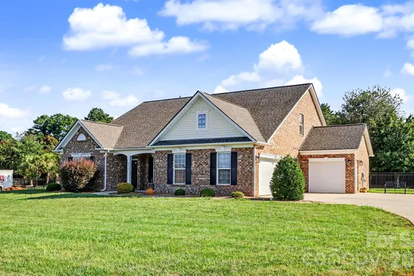 2117 BELLE REGAL CIR