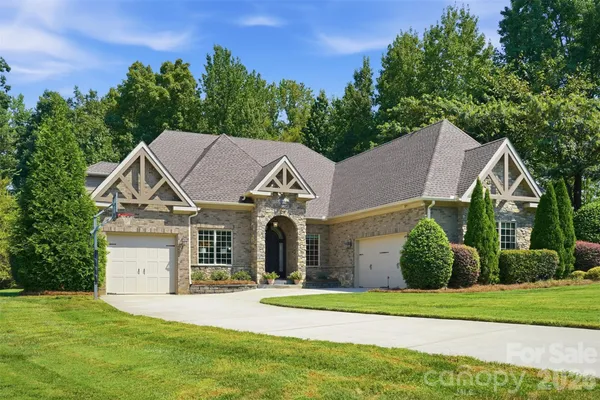 1206 DELANEY DR