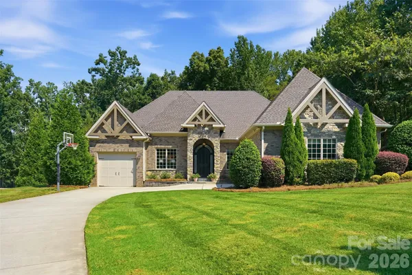1206 DELANEY DR