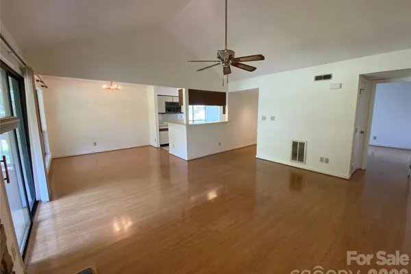 7962 GREENSIDE CT