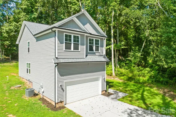 240 VALLEYBROOK LN