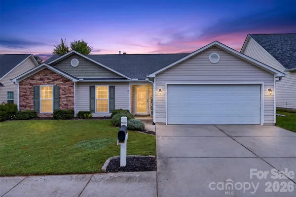 105 CREEKWALK LN