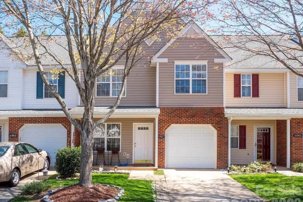 11907 MARIA ESTER CT