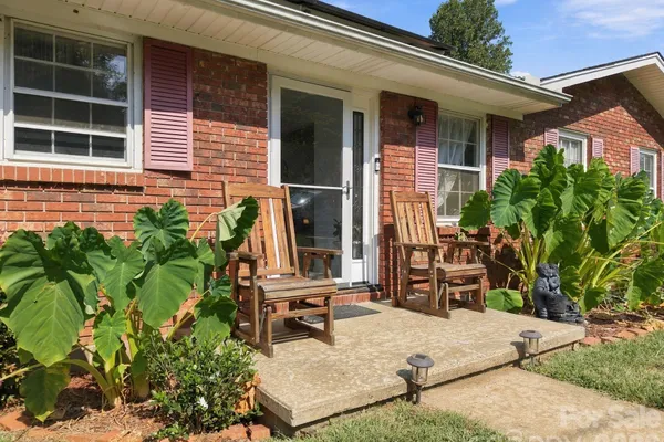 7 FIELDCREST CIR
