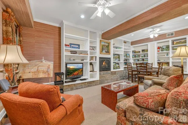 241 WONDERLAND TRL