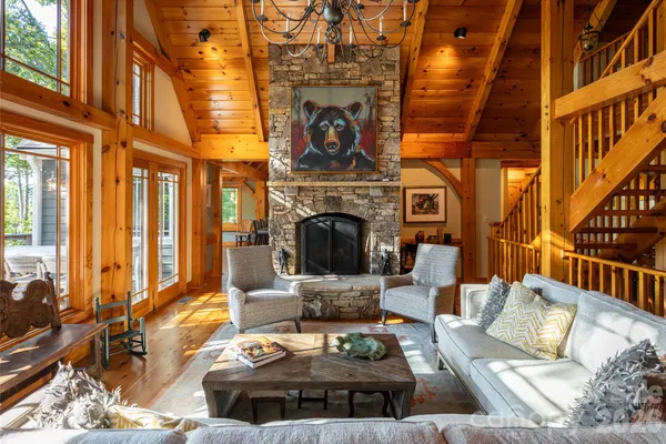 137 BEAR LANDING DR