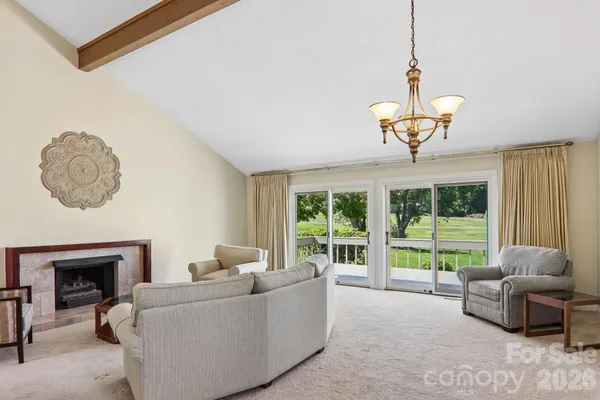 18 FOXMOOR CT 2