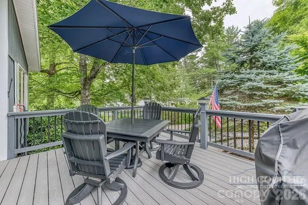76 WHISPERING PINE LOOP