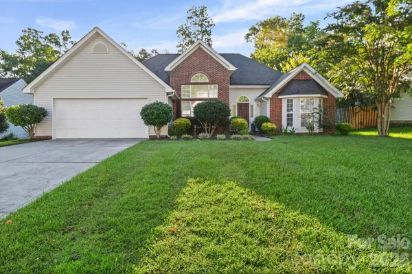 6414 GOLDENBLUSH CIR