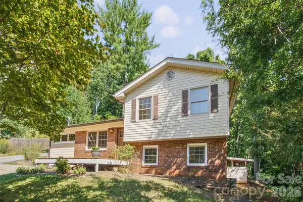35 CLEMENT DR