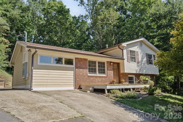 35 CLEMENT DR