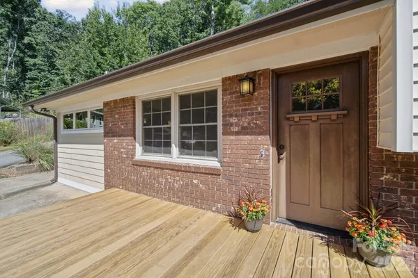 35 CLEMENT DR