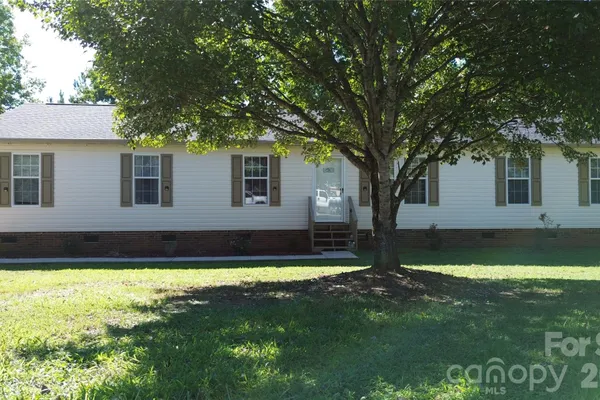 109 GRAND ACRES LN