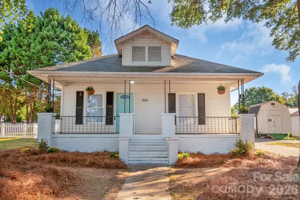 204 PLEASANT ST