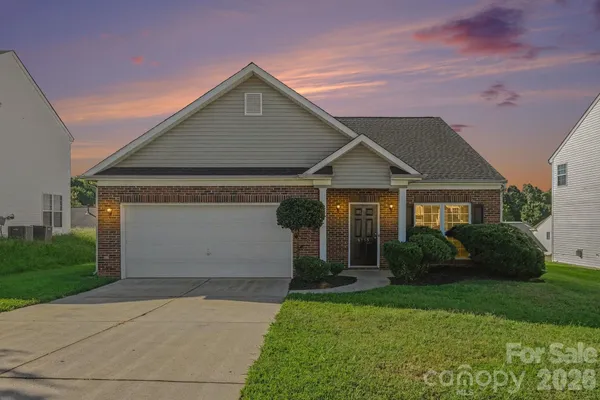 8935 HEDGE MAPLE RD