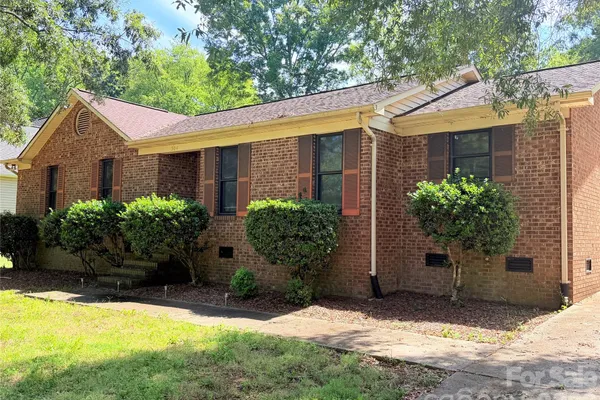 304 PLAZA DR