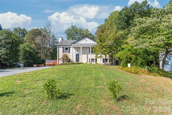 610 RIDGEWAY DR
