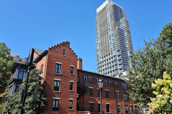 229 N POPLAR ST 3