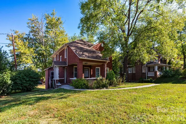 16 GRACELYN RD