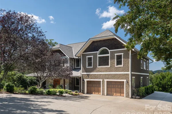 3 BLUE HERON DR