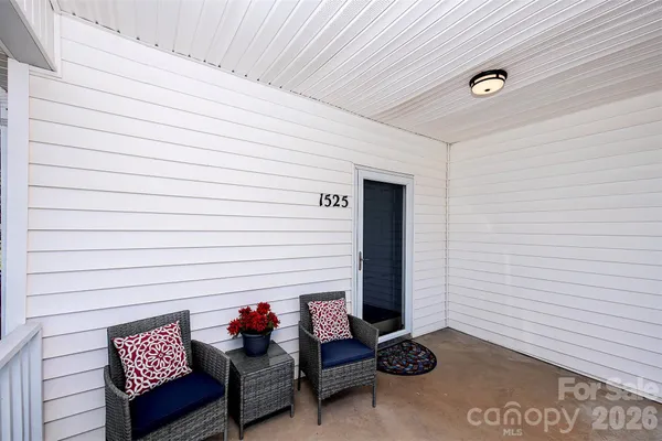 1525 PERFECTION AVE
