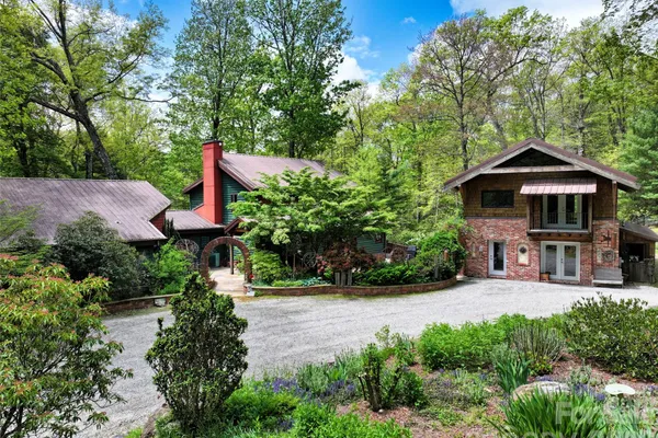 688 BLUEBERRY FARM RD