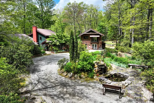 688 BLUEBERRY FARM RD