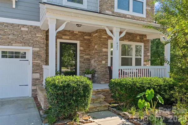 423 CRISFIELD CT