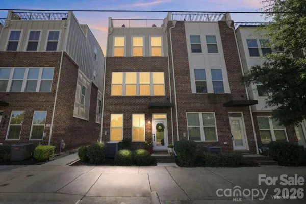 260 PARKWOOD AVE