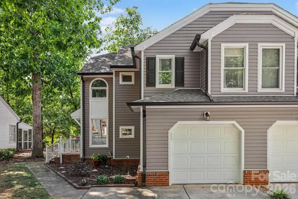 8609 FOX CHASE LN