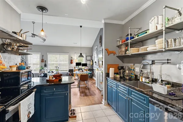 9243 MEADOW VISTA RD