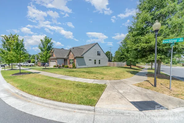 2010 KNOCKTREE DR