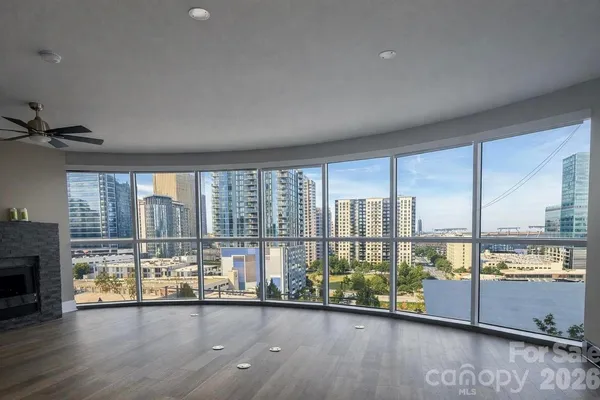 333 W TRADE ST 907
